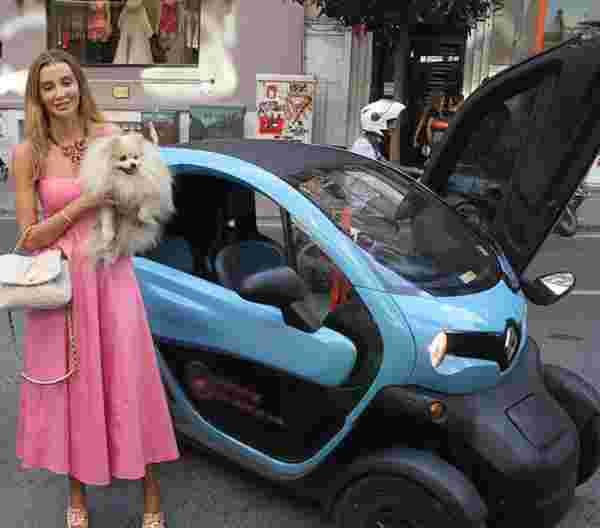 Özge Ulusoy un mini arabasının fiyatı dikkat çekti #2