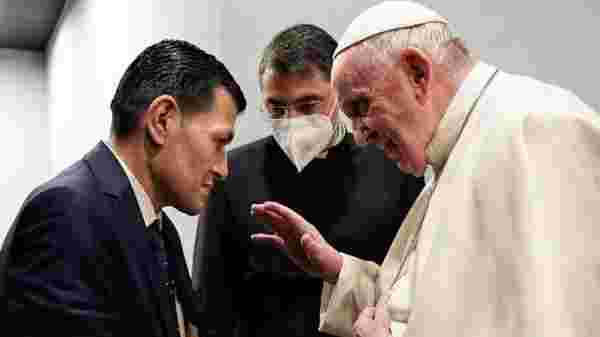 Papa ile görüşen Aylan bebeğin babası: Tabloyu insanların o olayı hatırlaması için verdim