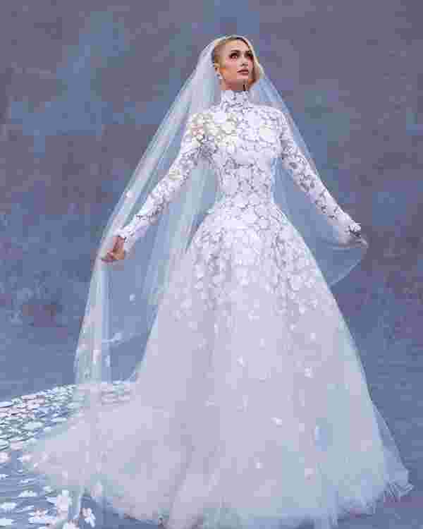 Paris Hilton düğününde 4 farklı gelinlik giydi #5