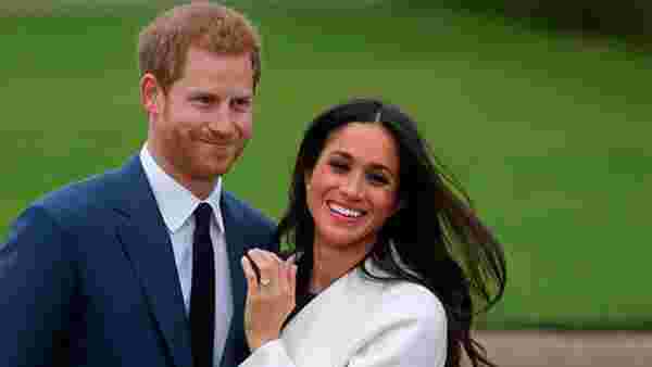 Prens Harry ve eşi Meghan Markle Kraliyet ailesinden resmen ayrıldı
