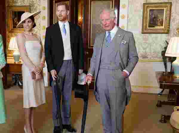 Prens Harry ve Meghan Markle Kraliyet ten çıkarılabilir iddiası #1