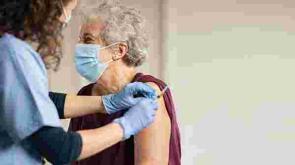 Bilim Kurulu Üyesi Kara: Corona ile grip aşısı arasında en az 14 gün olsun
