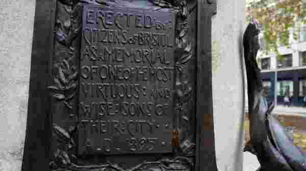 Edward Colston: 'Karanlık mirası'yla Bristol'ı bölen İngiliz köle taciri