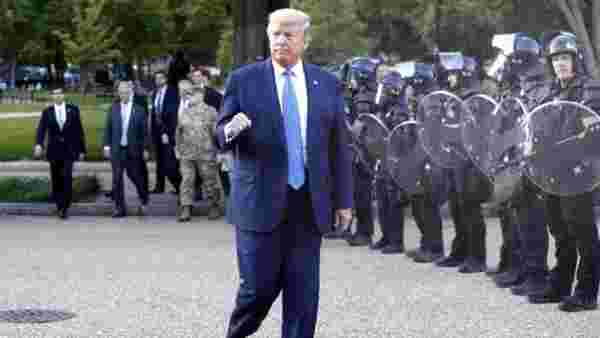 Protestoların odağındaki Trump, Beyaz Saray'dan yürüyerek ayrılarak göstericilere meydan okudu