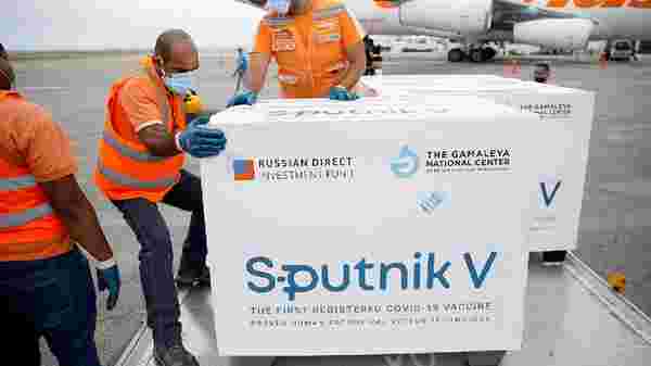 Türkiye'de de üretilecek Sputnik V aşısı için Reuters'tan dikkat çeken analiz: Gözü kapalı yapmak gibi