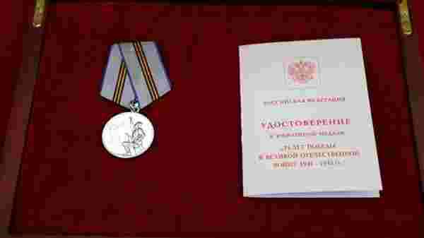 Rus lider Putin, Kuzey Kore lideri Kim Jong-un'a madalya gönderdi
