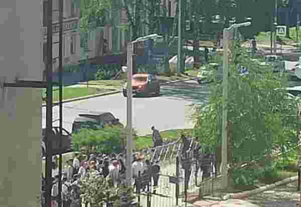 Rusya'da yine bir okul saldırısı: Öğretmeninin boynunu kesti