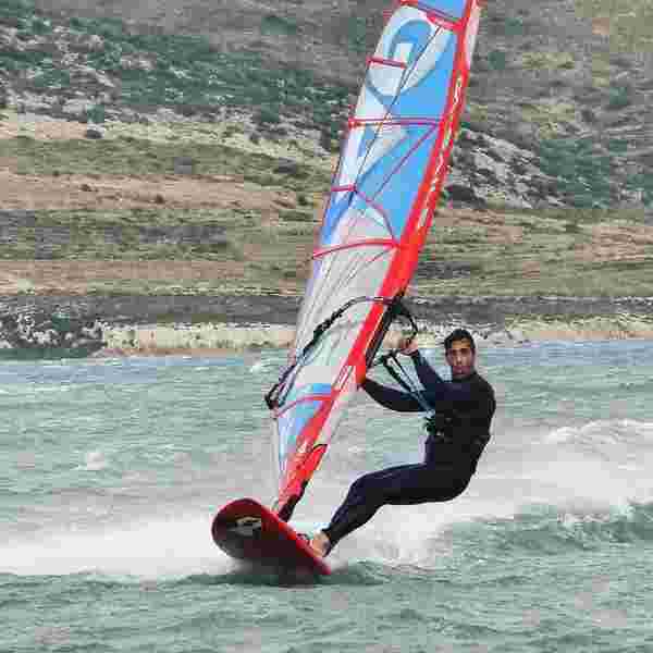 Sarp Levendoğlu buz gibi havada sörf yaptı #2