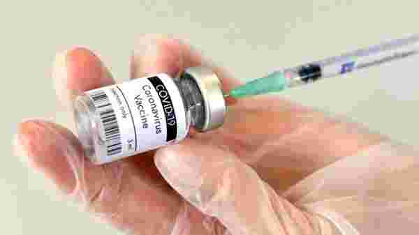İtalyan kadına yanlışlıkla tek seferde altı doz Pfizer aşısı verildi.