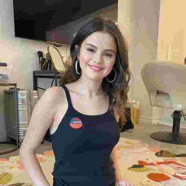 Selena Gomez, oy çağrısı yaptı #1