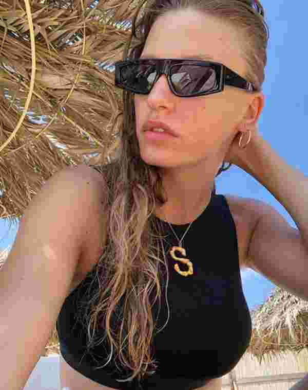 Serenay Sarıkaya'dan bikinili tatil pozu - Magazin haberleri