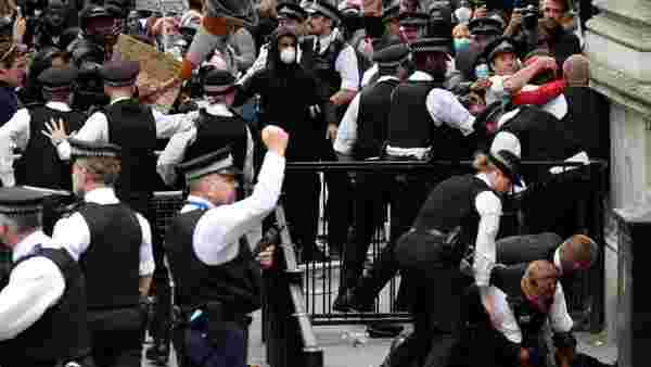 Siyahilere iki misli fazla ceza kestiği ortaya çıkan Londra polisi ayrımcılıkla suçlanıyor
