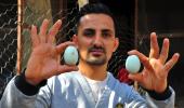 Amerika'dan getirttiği mavi yumurtalar hayatını değiştirdi! Ayda bin adet üretip tanesini 10 dolardan satıyor