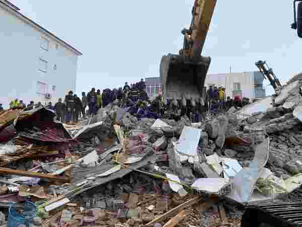 Son dakika... Büyük afette ikinci gün: Deprem felaketinde hayatını kaybedenlerin sayısı 3 bin 419