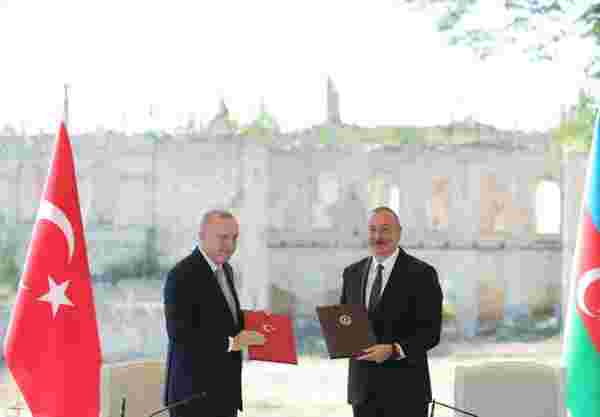 Son Dakika: Cumhurbaşkanı Erdoğan ile Azerbaycan lideri Aliyev, iki ülke arasında Şuşa Beyannamesi'ni imzaladı