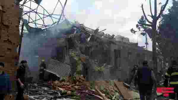 Son Dakika! Ermenistan, Azerbaycan'ın Gence şehrindeki sivil yerleşim alanlarına füzelerle saldırdı: 1 ölü, 4 yaralı