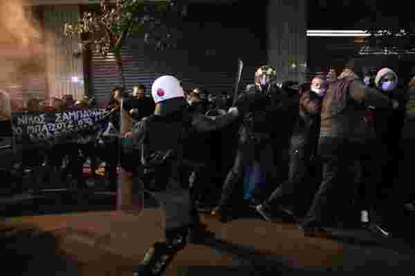 Son dakika haber: Yunanistan'da polis şiddetine karşı halk sokaklara döküldü