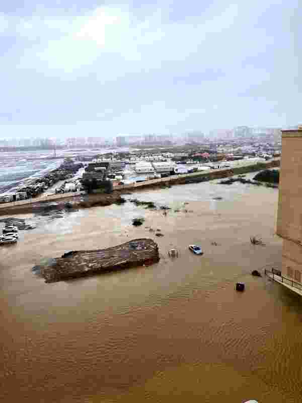 Son dakika haberi! Umman'ı tropik fırtına vurdu: 1 çocuk öldü