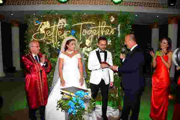 Son dakika haberleri: Bakan Çavuşoğlu, Manisa'da nikah şahidi oldu