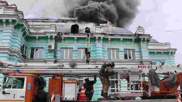 Son dakika haberleri | Rusya'da, hastanede yangın sırasında doktorlar ameliyata devam etti