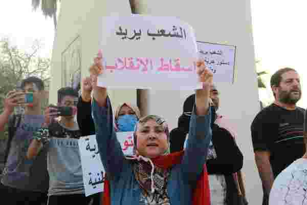 Son dakika haberleri... Tunus'ta Cumhurbaşkanı Kays Said'in olağanüstü kararları protesto edildi