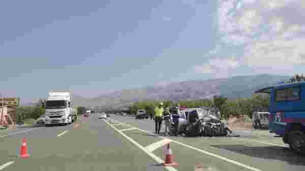 Son dakika! Malatya'da zincirleme trafik kazasında 3 kişi öldü, 4 kişi yaralandı