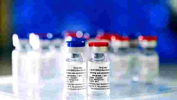 Son Dakika: Rusya'nın tescil ettiği ilk koronavirüs aşısı iki haftaya kadar piyasaya çıkacak