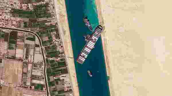 Son dakika: Süveyş Kanalı'ndaki kriz sona erdi! Dev gemi yüzdürüldü, kanal trafiğe tekrar açıldı