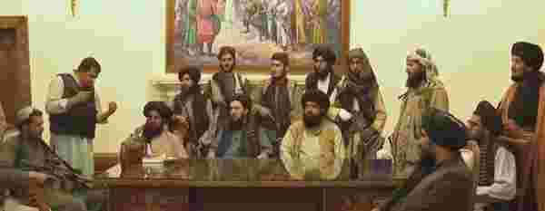 Son Dakika: Taliban, Cumhurbaşkanlığı sarayında toplantı yaptı! İşte ilk görüntüler