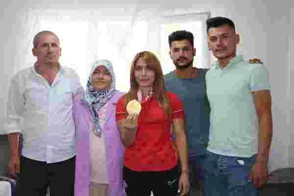 SPOR Golbol Milli Takımı'yla şampiyon olan Reyhan Yılmaz: İstiklal Marşı'nı okutmak hayalimdi