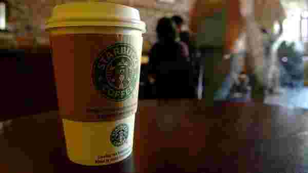 Starbucks'ta Müslüman kadına ayrımcılık: Bardağına 'Ayşe' yerine 'DEAŞ' yazdılar