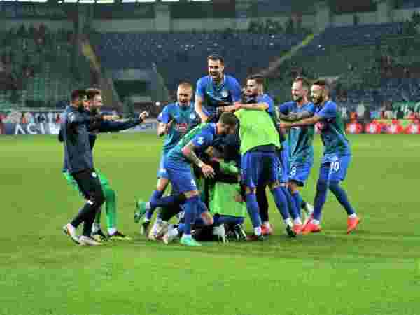 Süper Lig: Çaykur Rizespor: 2 - Galatasaray: 1 (İlk yarı)