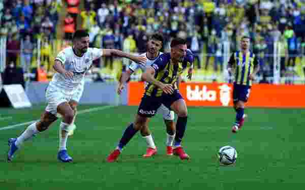 Süper Lig: Fenerbahçe: 2 Kasımpaşa: 0 (İlk yarı)