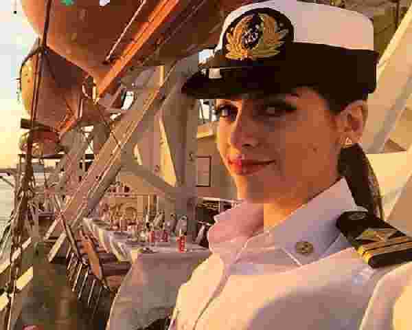 Süveyş'te sıkışan geminin faturası Mısır'ın ilk kadın kaptanına kesildi