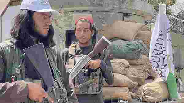 Taliban, NATO ve ABD ile çalışan kişileri yakalamak için ailelerini öldürmekle tehdit ediyor