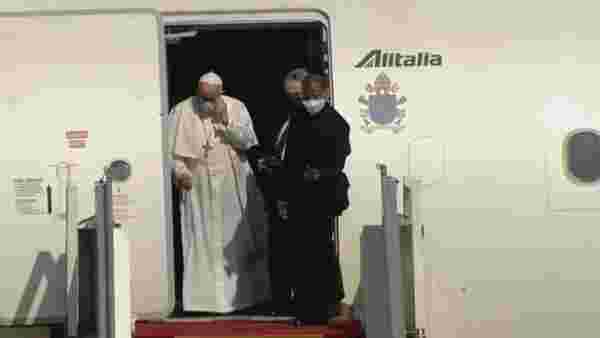 Tarihte bir ilk yaşanıyor! Papa Francis kalabalık bir koruma heyetiyle Bağdat'a ulaştı