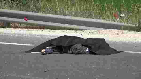 Tırın çarptığı römorkta bulunan yaşlı kadın yola savruldu: 1 ölü