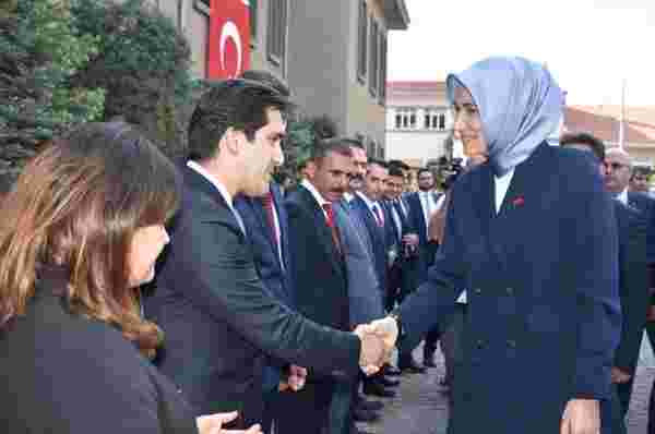 Türkiye'nin ilk başörtülü valisi Kübra Güran Yiğitbaşı görevine başladı! Erdoğan ve Soylu'ya şükranlarını sundu