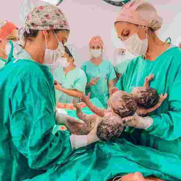 Üçüz bebekler hayata getirdikten sonra kanaması başlayan kadın, hayatını kaybetti