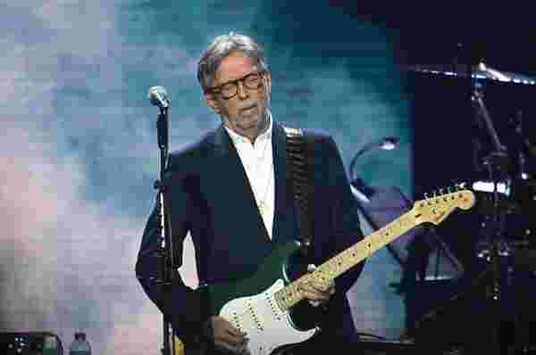 Rock efsanesi Eric Clapton, aşı zorunluluğu olan salonlarda konser vermeyeceğini söyledi