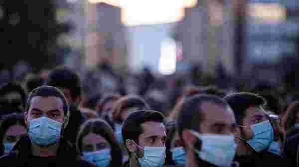 Yunanistan corona virüsü yasaklarını kaldırma takvimini açıkladı