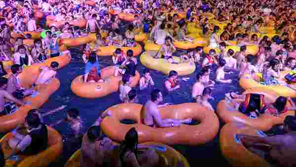 Vuhan'daki tepki çeken havuz partisiyle ilgili Çin'den ilk yorum: Salgınla mücadelede stratejik bir zafer