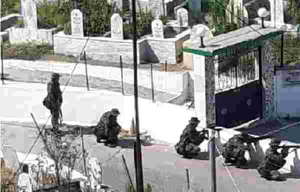 Yunan askerleri, Batı Trakya'daki Türk köyünde silahlı tatbikat yaptı