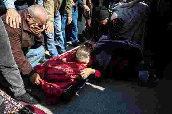 Yürek dayanmaz! Ermenistan'ın Gence'de füze ile öldürdüğü siviller son yolcuğuna uğurlandı