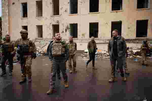 Zelenski, 24 Şubat'tan bu yana ilk kez Kiev bölgesi dışında görüntü verdi