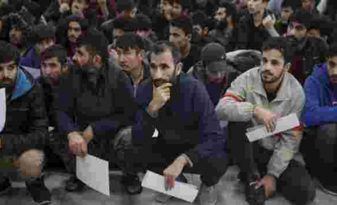 2 bin 391düzensiz göçmen sınır dışı edildi