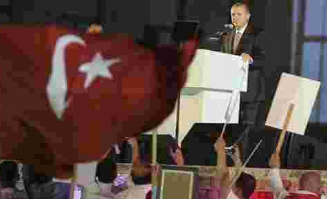 Cumhurbaşkanı Erdoğan'ın konuşması sırasında Drone düştü