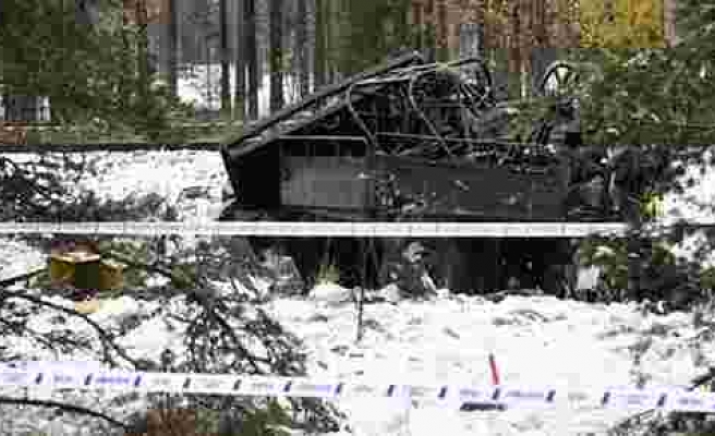 Finlandiya'da tren askeri araca çarptı!