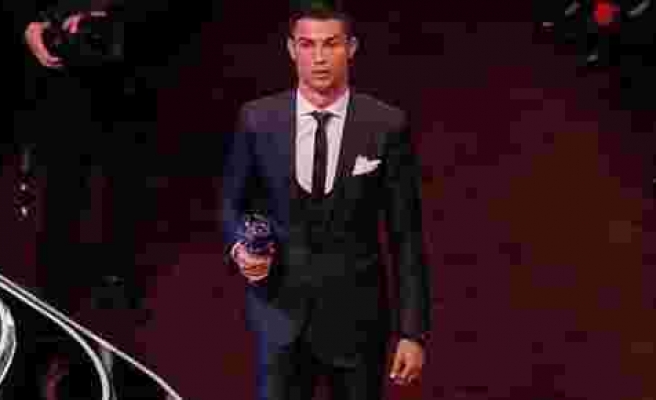 Ödülü Ronaldo kaptı!