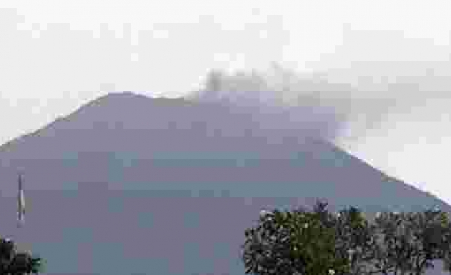 Agung Yanardağı faaliyete geçti!